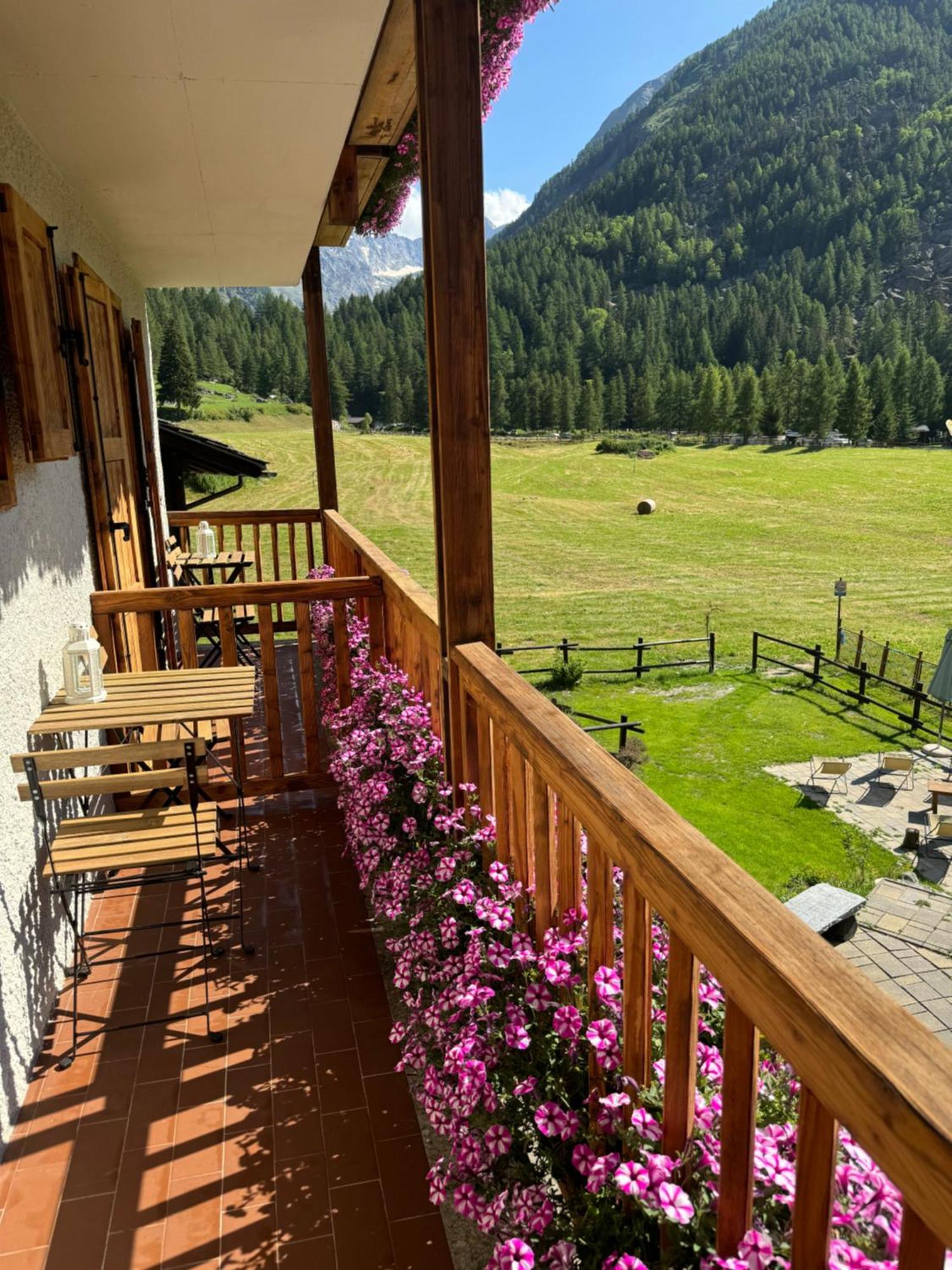 Hotel Ondezana Cogne Eksteriør bilde